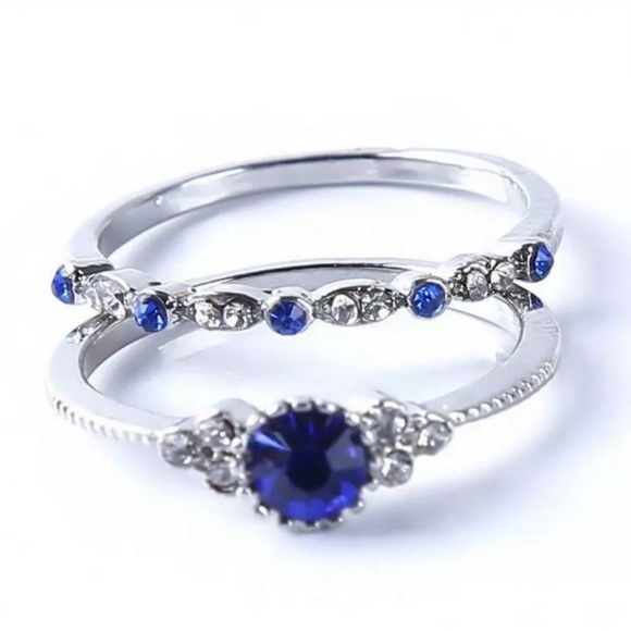 The Luxury Blue Crystal Ring - Picture 3 of 6